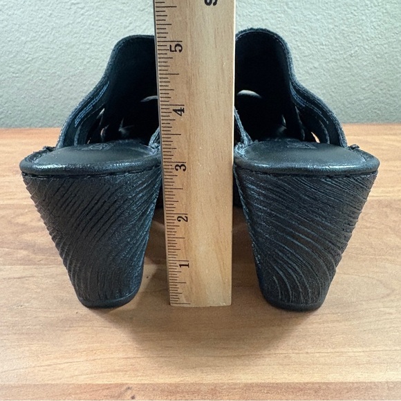 Born Pollina Black Leather Slip On Criss Cross Design Chunky Clogs Womens Size 8 - Picture 6 of 13